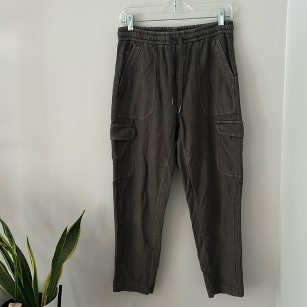 Athleta Farallon Cargo Crop Pants Cypress Green